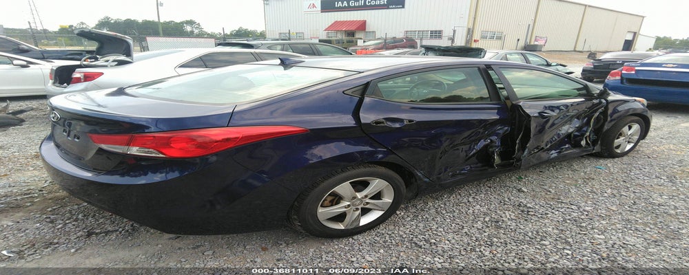 5NPDH4AE4DH453736 2013 HYUNDAI ELANTRA photo no. 4