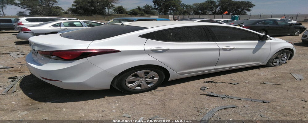5NPDH4AE1GH752525 2016 HYUNDAI ELANTRA photo no. 4