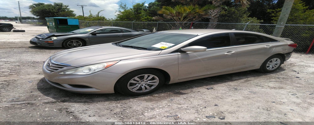5NPEB4AC0BH233351 2011 HYUNDAI SONATA photo no. 2
