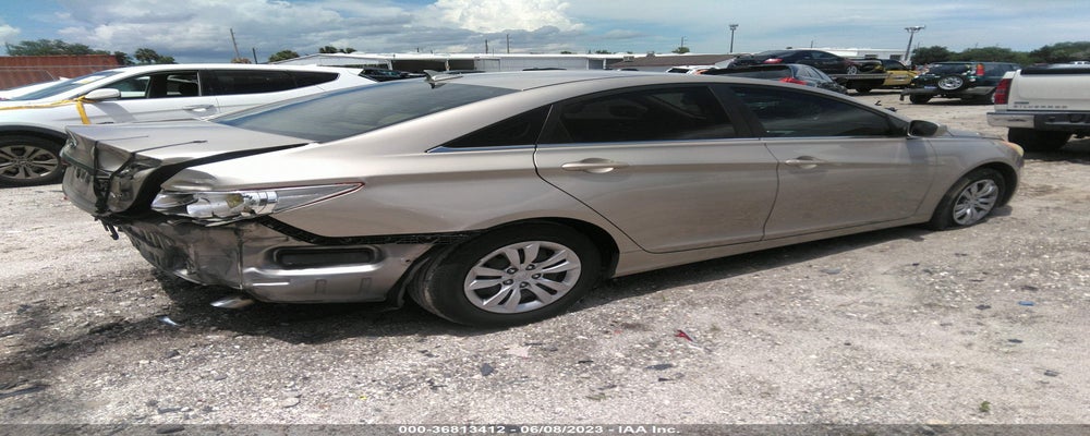 5NPEB4AC0BH233351 2011 HYUNDAI SONATA photo no. 4