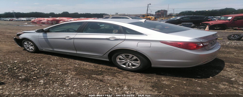 5NPEB4AC0BH257956 2011 HYUNDAI SONATA photo no. 3