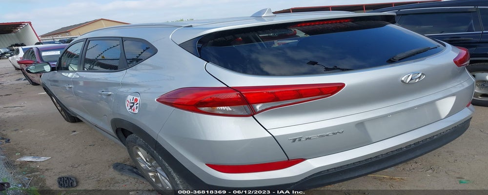 KM8J33A40JU669499 2018 HYUNDAI TUCSON photo no. 3