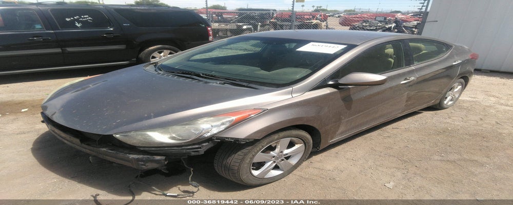 5NPDH4AE8DH273143 2013 HYUNDAI ELANTRA photo no. 2