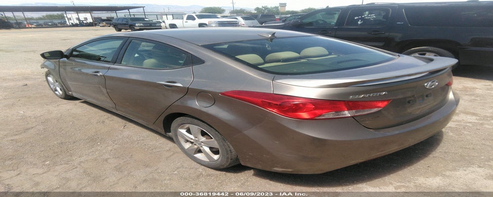 5NPDH4AE8DH273143 2013 HYUNDAI ELANTRA photo no. 3