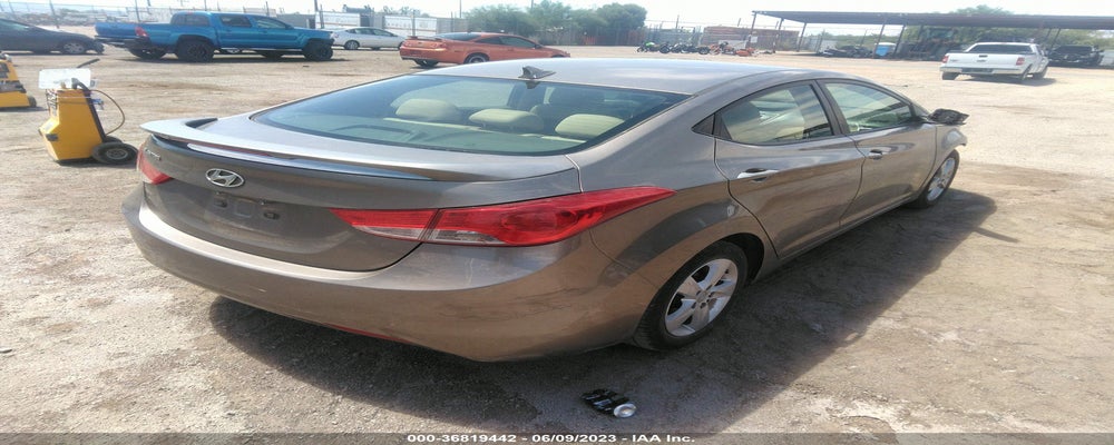 5NPDH4AE8DH273143 2013 HYUNDAI ELANTRA photo no. 4