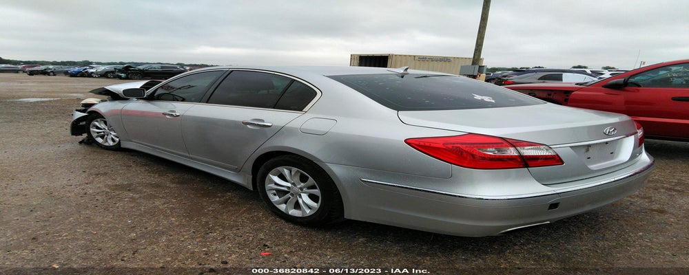 KMHGC4DD6DU243896 2013 HYUNDAI GENESIS photo no. 3