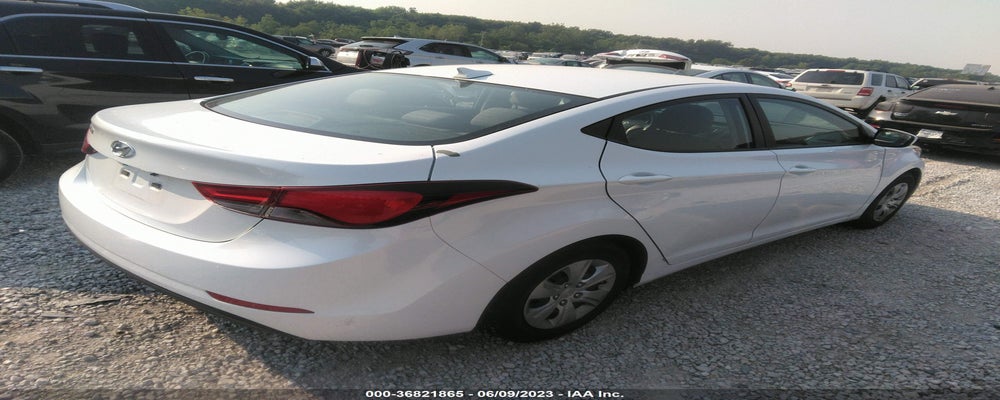 5NPDH4AEXGH779223 2016 HYUNDAI ELANTRA photo no. 4