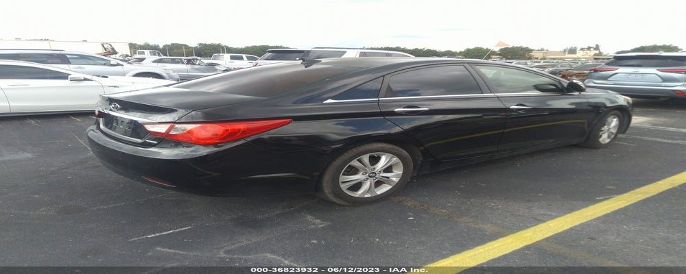 5NPEC4AC3BH166581 2011 HYUNDAI SONATA photo no. 4