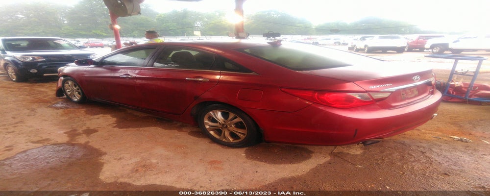 5NPEC4AB8BH268773 2011 HYUNDAI SONATA photo no. 3