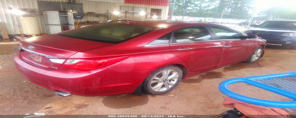 5NPEC4AB8BH268773 2011 HYUNDAI SONATA photo no. 4