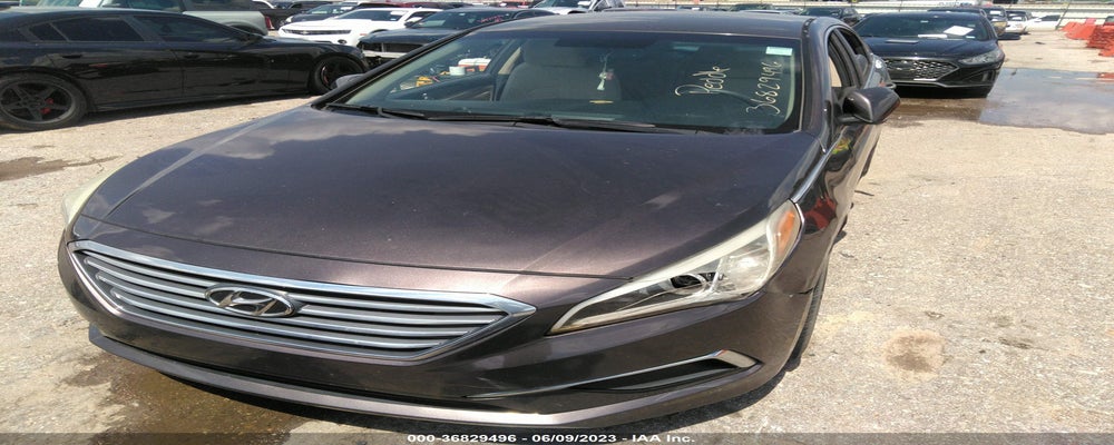 5NPE24AF4FH168942 2015 HYUNDAI SONATA photo no. 2