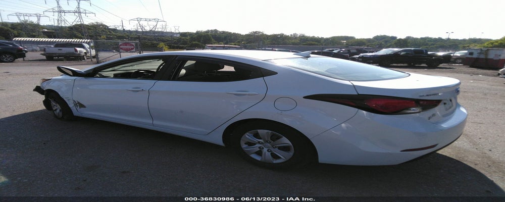 5NPDH4AE8GH748066 2016 HYUNDAI ELANTRA photo no. 3