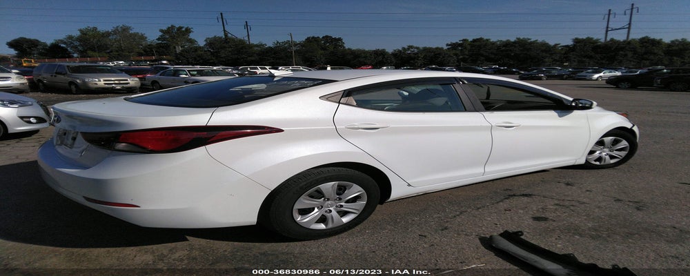 5NPDH4AE8GH748066 2016 HYUNDAI ELANTRA photo no. 4