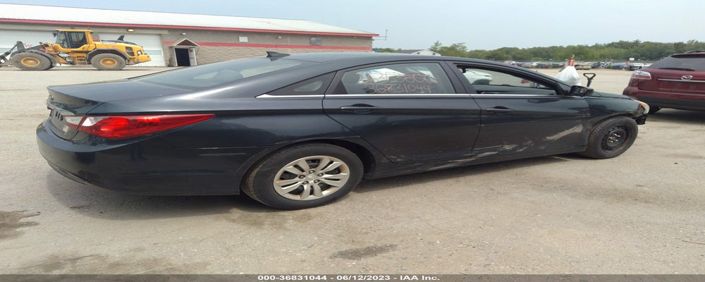 5NPEB4AC8DH506037 2013 HYUNDAI SONATA photo no. 4