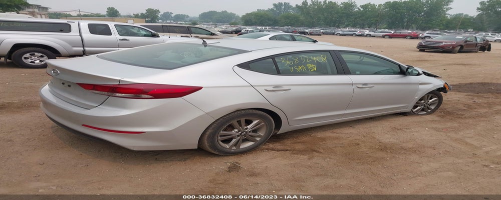 5NPD84LFXHH067821 2017 HYUNDAI ELANTRA photo no. 4