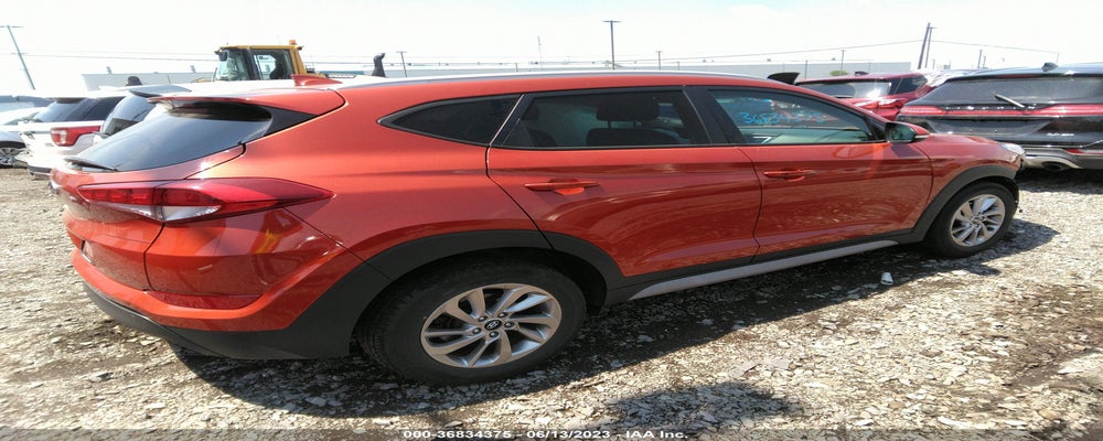 KM8J33A45HU415975 2017 HYUNDAI TUCSON photo no. 4