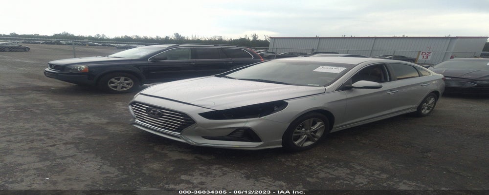 5NPE34AF9JH667564 2018 HYUNDAI SONATA photo no. 2