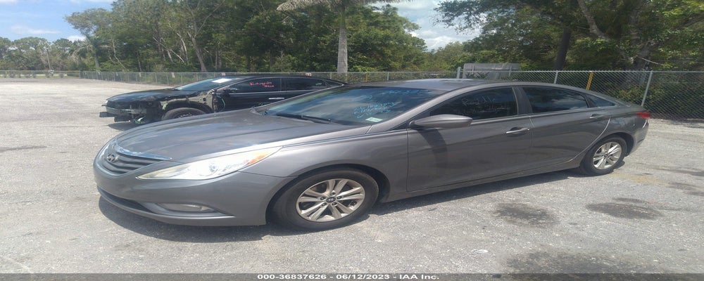 5NPEB4AC4DH533591 2013 HYUNDAI SONATA photo no. 2