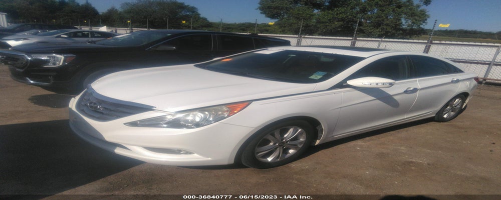 5NPEC4AB8BH307751 2011 HYUNDAI SONATA photo no. 2