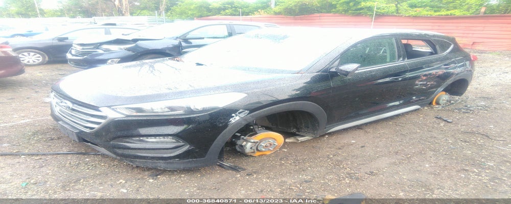 KM8J3CA45JU643187 2018 HYUNDAI TUCSON photo no. 2