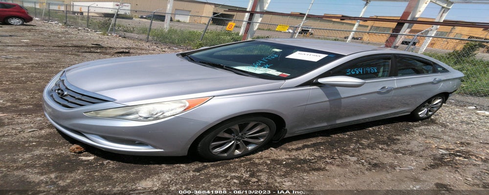 5NPEC4AC7BH114841 2011 HYUNDAI SONATA photo no. 2