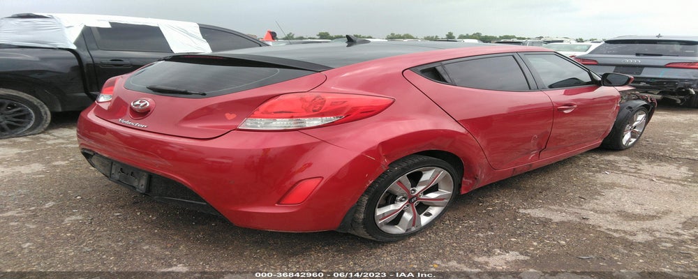 KMHTC6AD0DU087045 2013 HYUNDAI VELOSTER photo no. 4