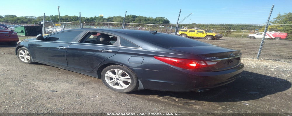5NPEC4ABXBH296624 2011 HYUNDAI SONATA photo no. 3