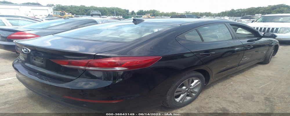 KMHD84LF4HU160108 2017 HYUNDAI ELANTRA photo no. 4