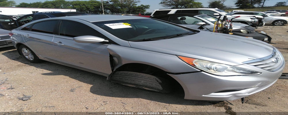 5NPEB4AC5BH155424 2011 HYUNDAI SONATA photo no. 1