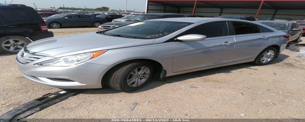 5NPEB4AC5BH155424 2011 HYUNDAI SONATA photo no. 2