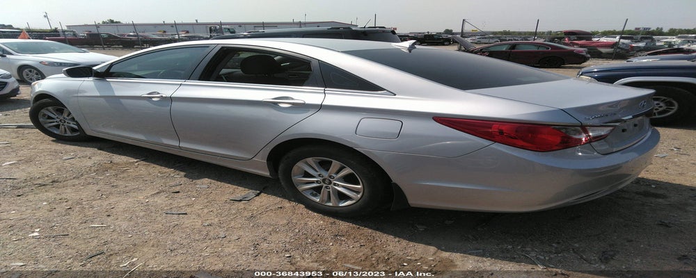 5NPEB4AC5BH155424 2011 HYUNDAI SONATA photo no. 3