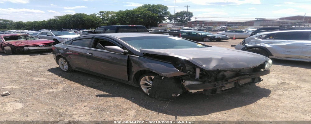 5NPEB4AC2BH035614 2011 HYUNDAI SONATA photo no. 3