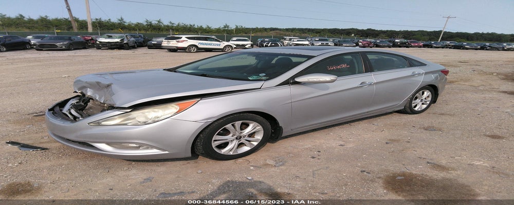 5NPEC4AC8BH109650 2011 HYUNDAI SONATA photo no. 2