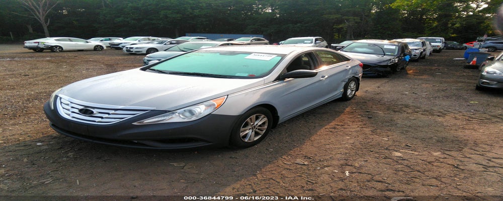 5NPEB4AC8DH610706 2013 HYUNDAI SONATA photo no. 2