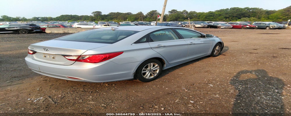 5NPEB4AC8DH610706 2013 HYUNDAI SONATA photo no. 4