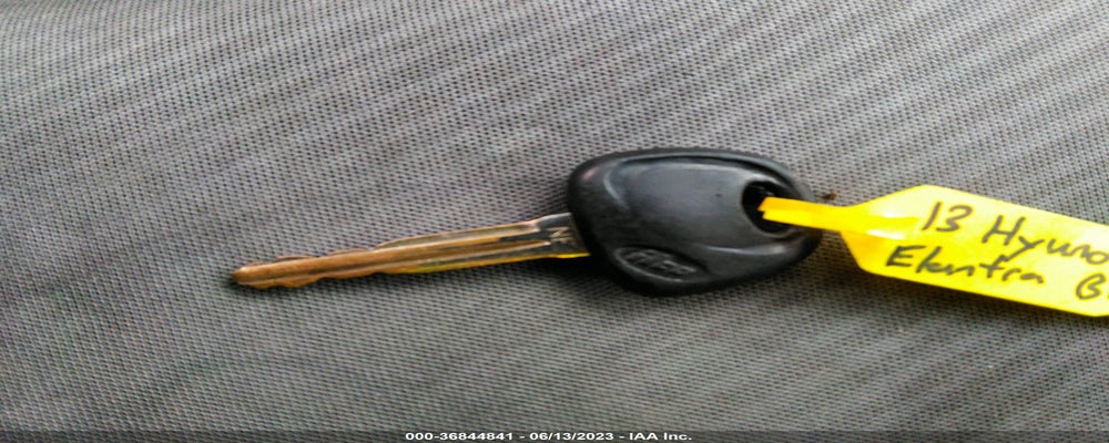 5NPDH4AE6DH413996 2013 HYUNDAI ELANTRA photo no. 11