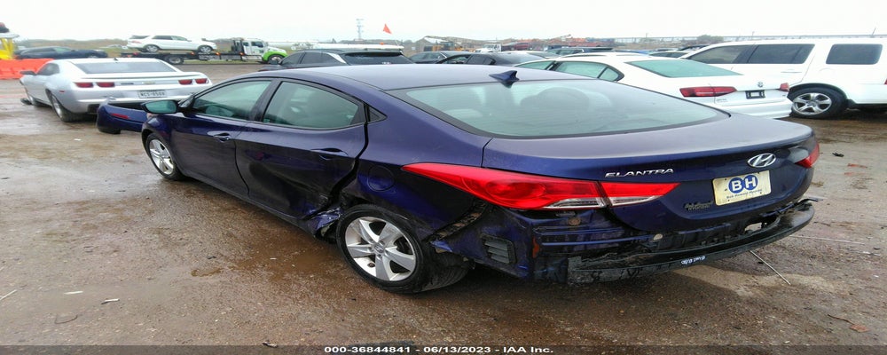 5NPDH4AE6DH413996 2013 HYUNDAI ELANTRA photo no. 3