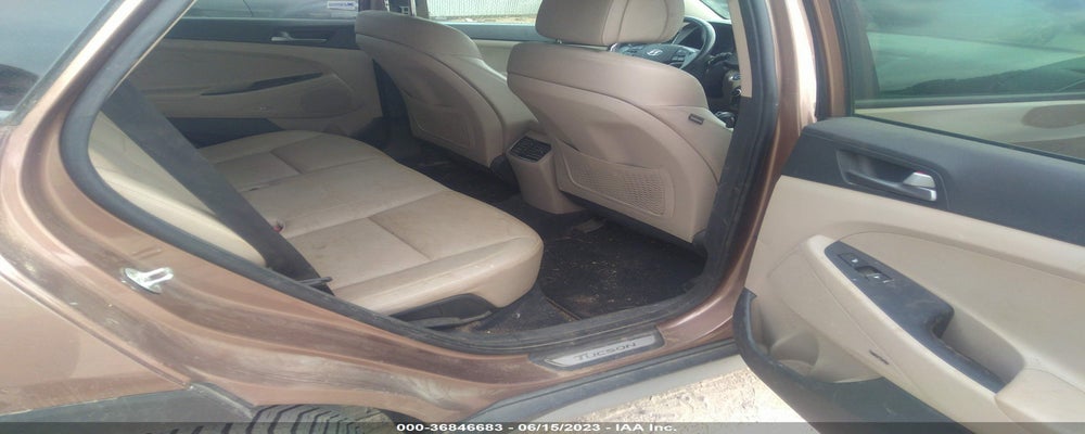 KM8J3CA24HU445080 2017 HYUNDAI TUCSON photo no. 8