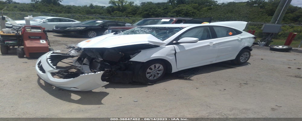 KMHCT4AE5FU798627 2015 HYUNDAI ACCENT photo no. 2