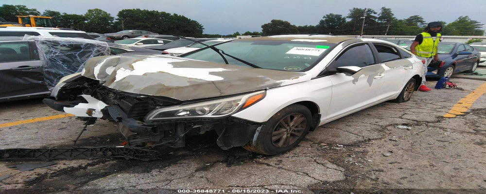 5NPE24AF9FH165440 2015 HYUNDAI SONATA photo no. 2