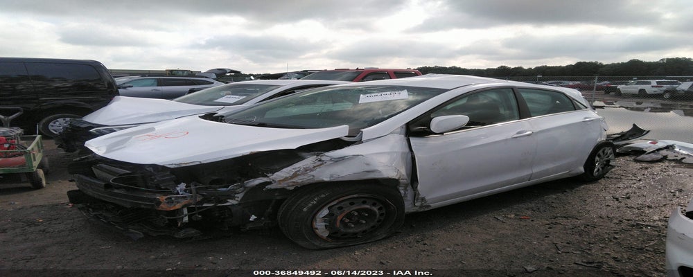 KMHD35LH1GU331837 2016 HYUNDAI ELANTRA GT photo no. 2