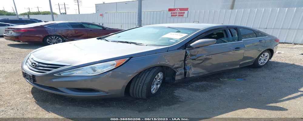 5NPEB4AC4BH246099 2011 HYUNDAI SONATA photo no. 2