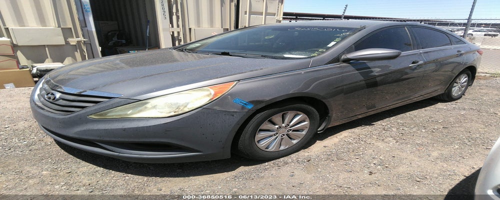 5NPEB4AC0BH187018 2011 HYUNDAI SONATA photo no. 2