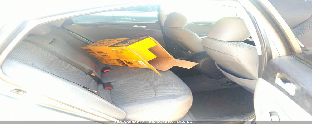 5NPEB4AC0BH187018 2011 HYUNDAI SONATA photo no. 8
