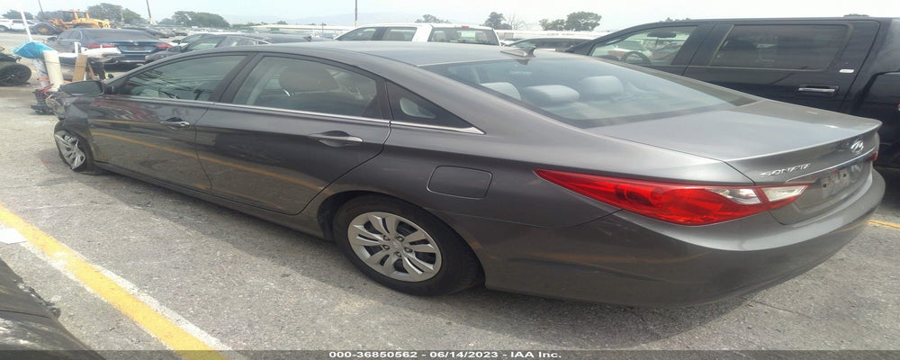 5NPEB4AC8BH078211 2011 HYUNDAI SONATA photo no. 3