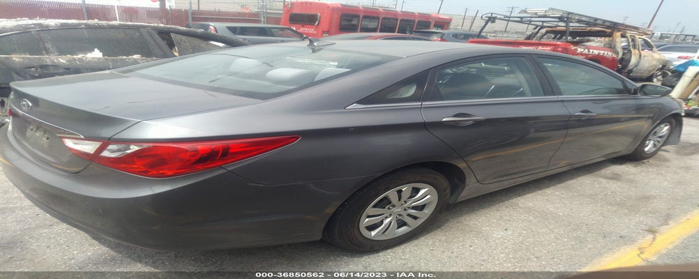 5NPEB4AC8BH078211 2011 HYUNDAI SONATA photo no. 4