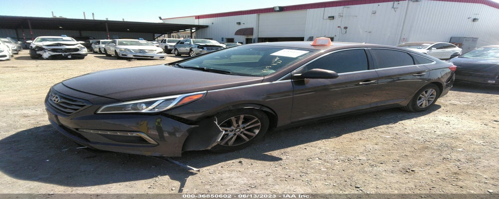 5NPE24AF0FH120175 2015 HYUNDAI SONATA photo no. 2