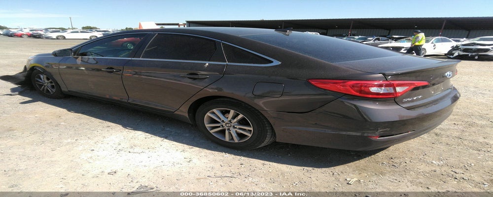 5NPE24AF0FH120175 2015 HYUNDAI SONATA photo no. 3