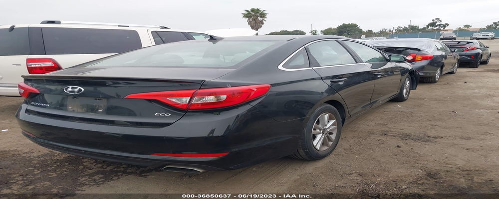 5NPE24AA5FH235598 2015 HYUNDAI SONATA photo no. 4