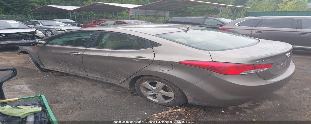 5NPDH4AE3DH240051 2013 HYUNDAI ELANTRA photo no. 3